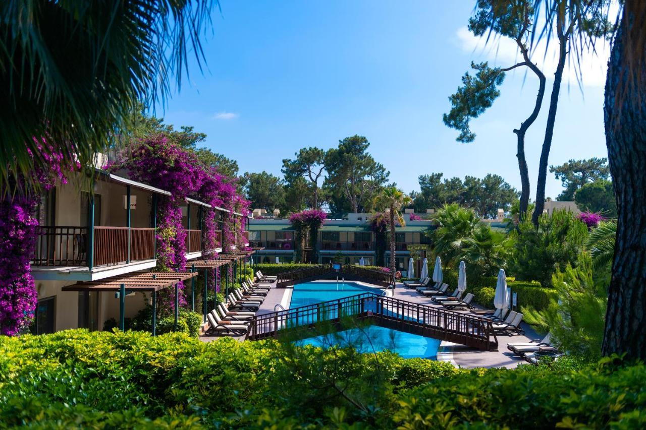 Turquoise Hotel Side Exterior foto