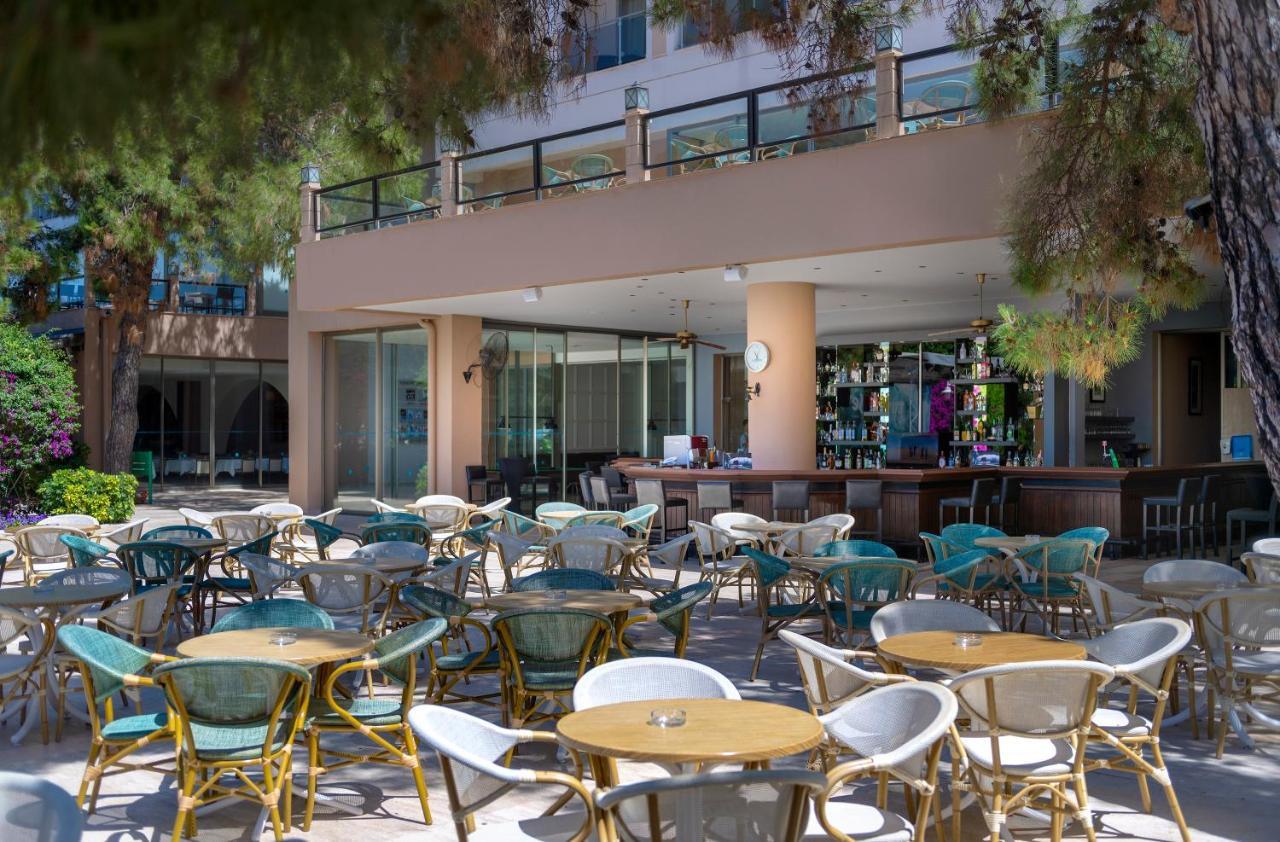 Turquoise Hotel Side Exterior foto